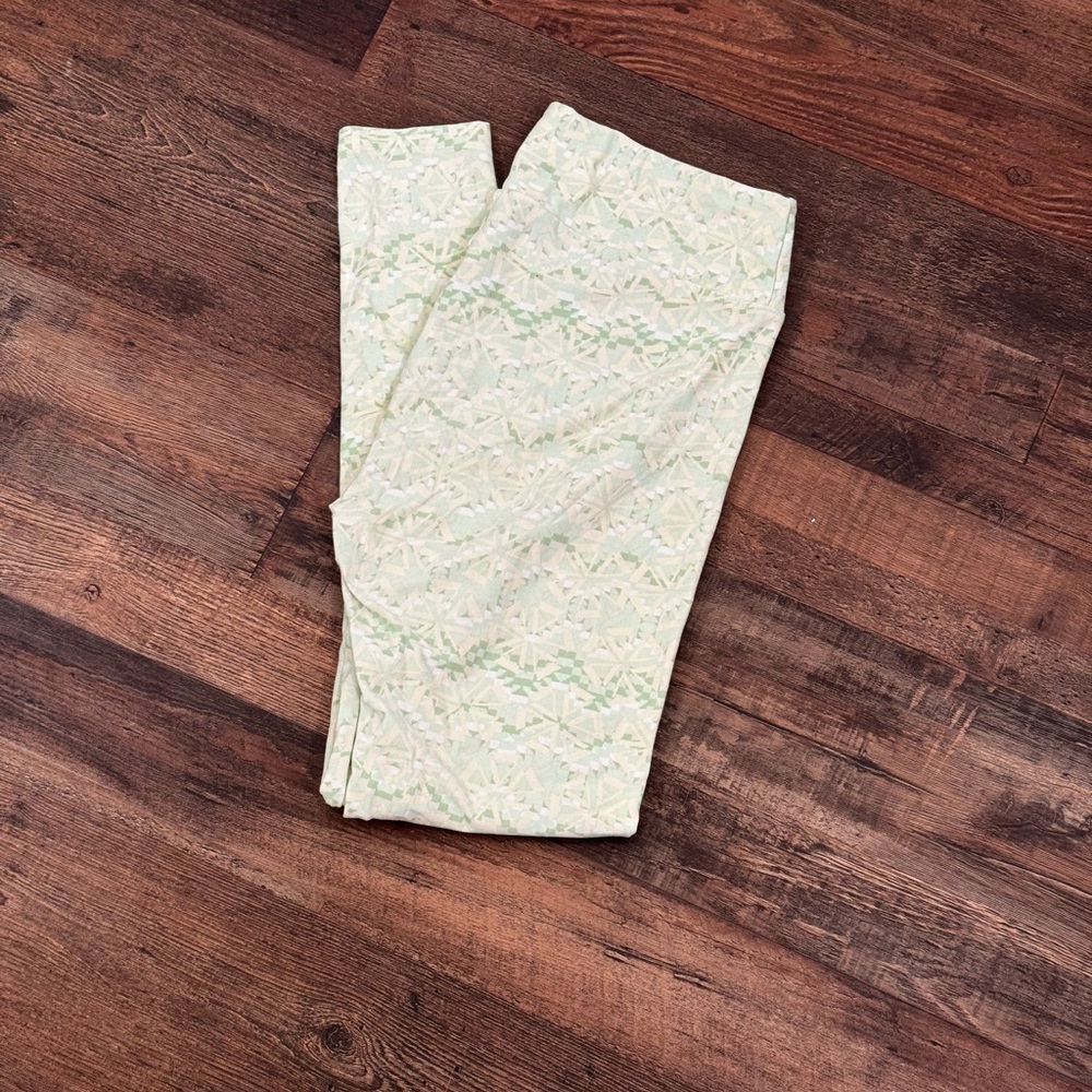 LuLaRoe Light Green and Cream Leggings